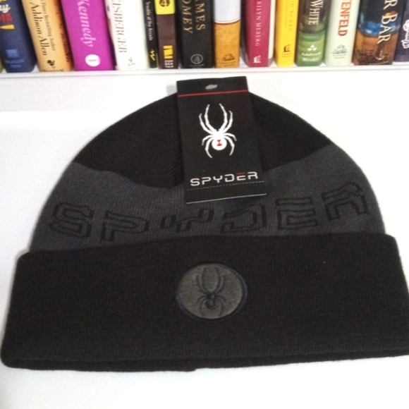 SPYDER LETTER BEANIE BLACK RIBBED ROLLED CUFF SKULL CAP STADIUM HAT SIZE OS NWT - Picture 1 of 6